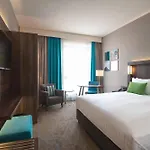 Отель Courtyard By Marriott 4*