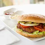Отель Courtyard By Marriott