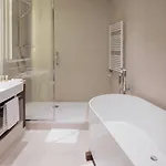 Courtyard By Marriott Отель