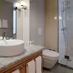 Courtyard By Marriott Отель