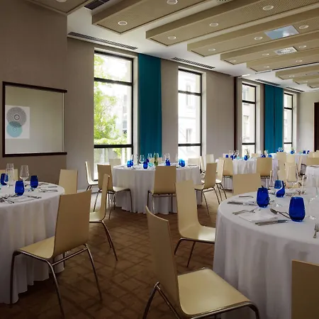 Courtyard By Marriott Hotel