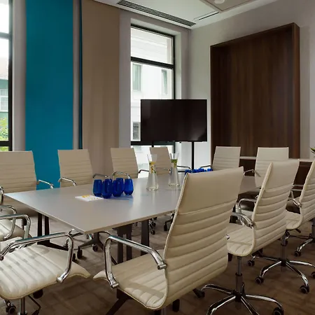 Courtyard By Marriott