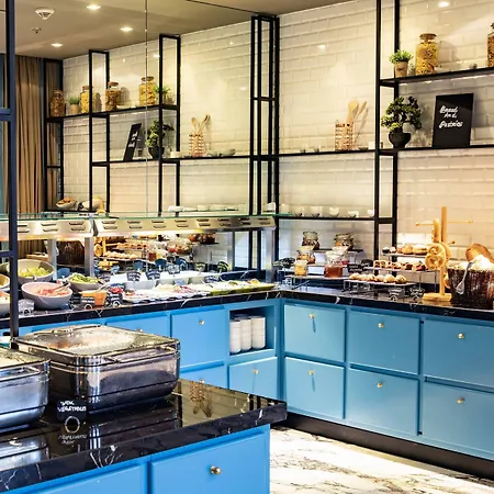 Courtyard By Marriott