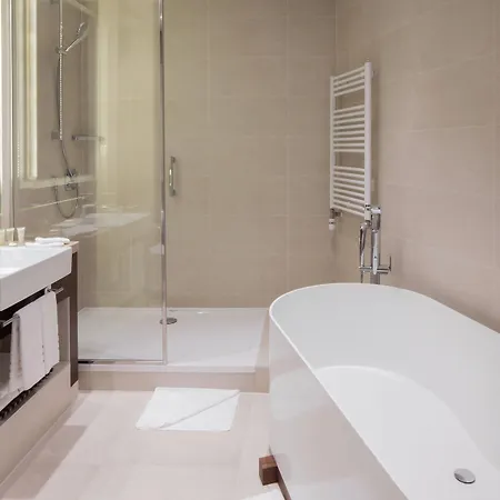 Courtyard By Marriott Hotel