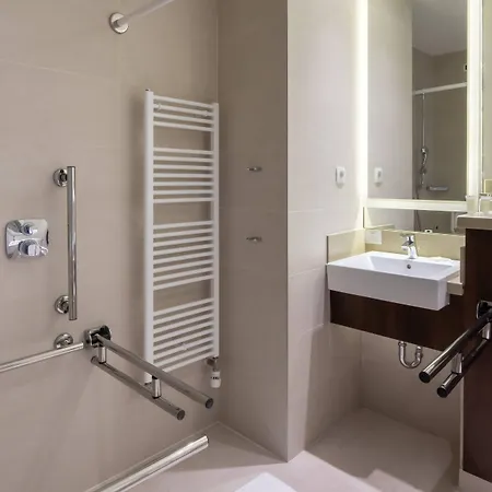 Courtyard By Marriott