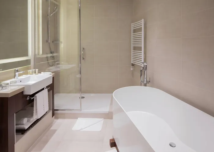 Courtyard By Marriott Hotel